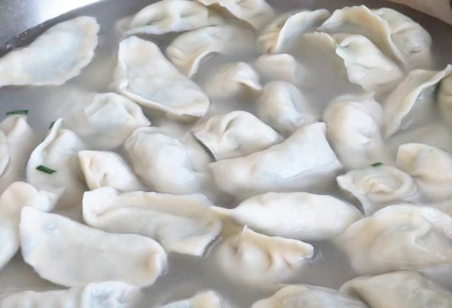  回锅肉|丈夫调饺子馅，韭菜里加了它，又香还不腻口，我一口气吃30个