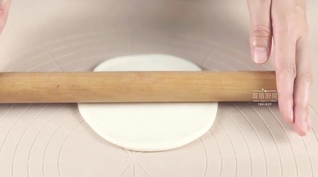  植物油|几个土豆，一碗面粉，成本不到5元，轻松搞定比肉夹馍还好吃