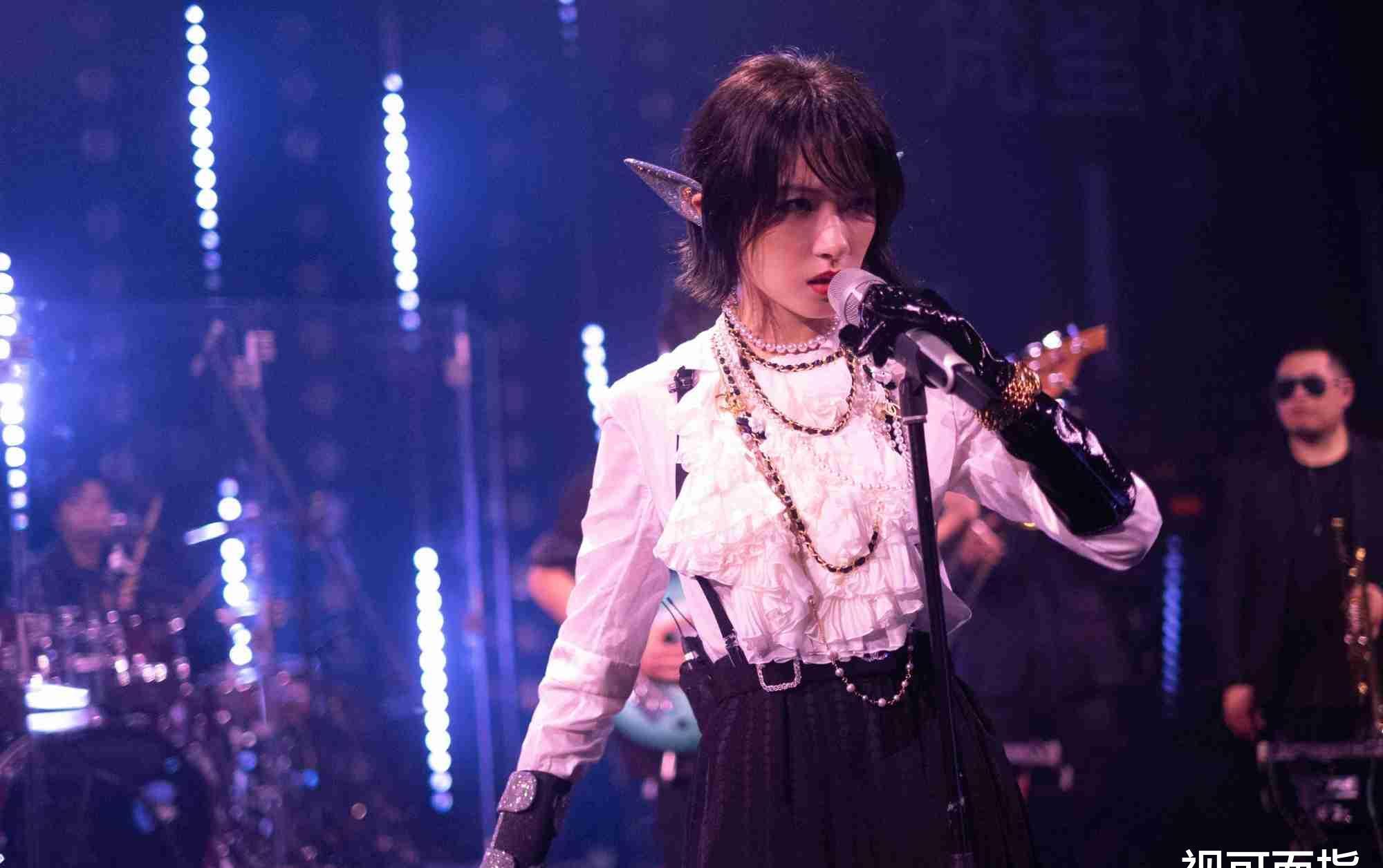 粉丝|《浪姐》起内讧?万茜和李斯两家粉丝因投票互撕,路人成遮羞布