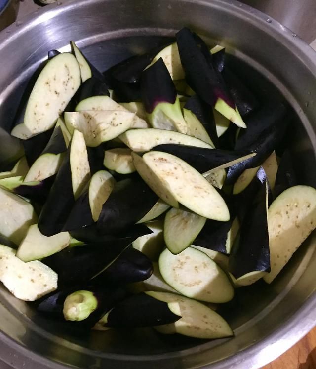  好学|爱吃茄子土豆看过来，东北地三鲜家庭版，好学易做，口味不输酒店