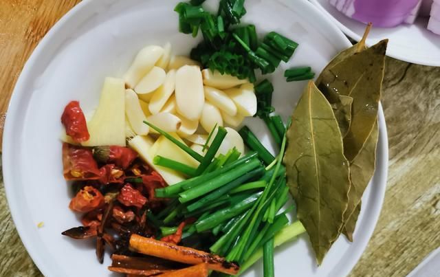 西红柿|西红柿土豆烧牛肉