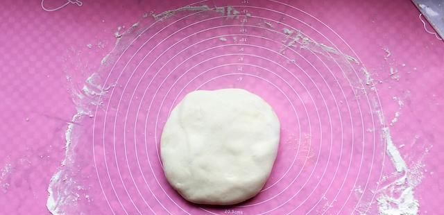  详细|家常烙大饼的方法松软筋道，凉了不硬千层大饼简单易学详细讲解