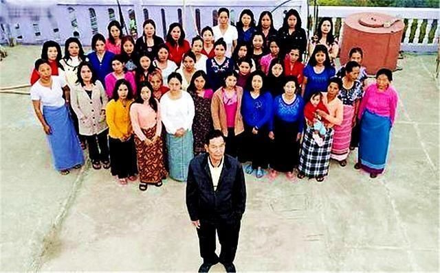 妻子|世界上最大的家庭，男子娶39位妻子养育94名孩子，全家福共181人