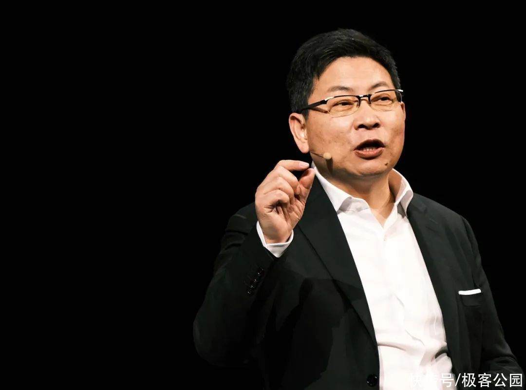 余承东：除了华为和比亚迪，其他人活下来很难