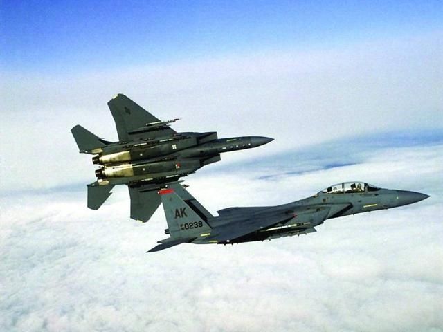 升级|封锁升级了?伊朗客机遭美军F-15拦截迫降,俄罗斯声援