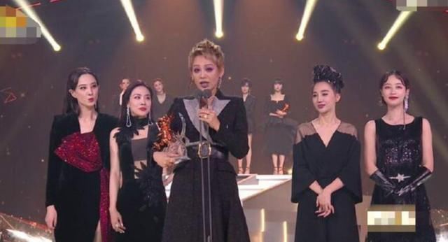  成团|《乘风破浪的姐姐》成团夜，阿朵表示：我就是来美美地鼓掌的