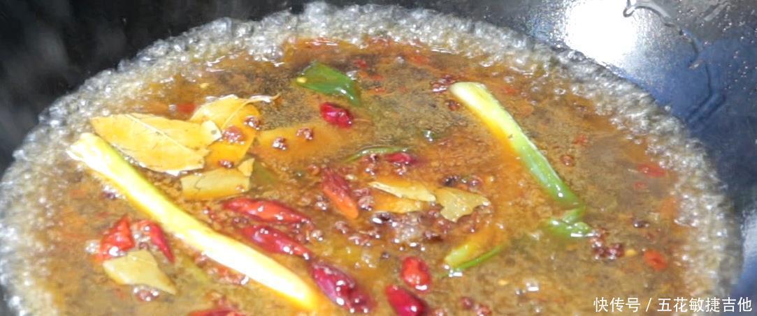 入味|街头一绝的小吃卤豆皮,学会饭店秘制卤水,入味有嚼劲,真好吃