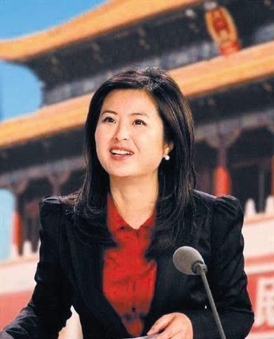  再度|前央视主持张泉灵：因一场乌龙病辞离央视，今靠“奇葩”方式再度走红