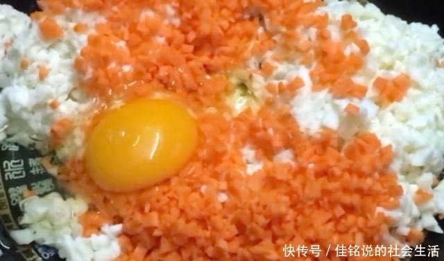 美味|此菜便宜又营养,炸成丸子,脆香软糯,营养美味,成本不到5块钱