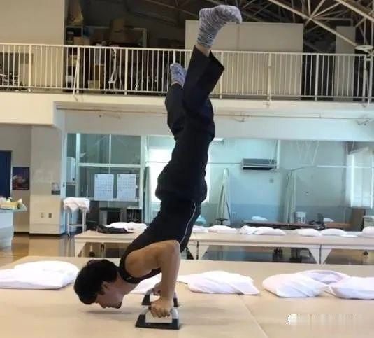 爸爸|霓虹爸爸热爱为家人制作美味菜肴,各种三明治光看着就超诱人