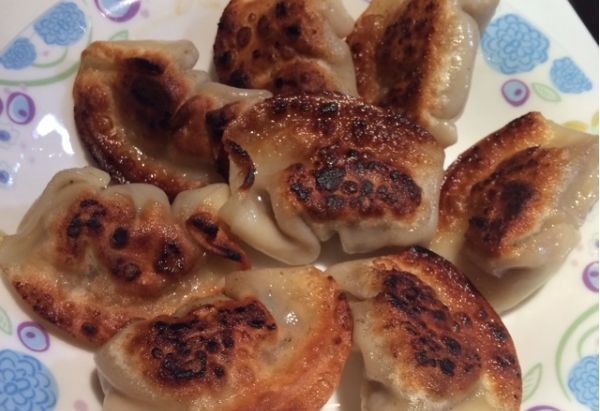 女友|有种做饭叫女友做饭,糊饺子不算啥,看到图4我更爱食堂阿姨