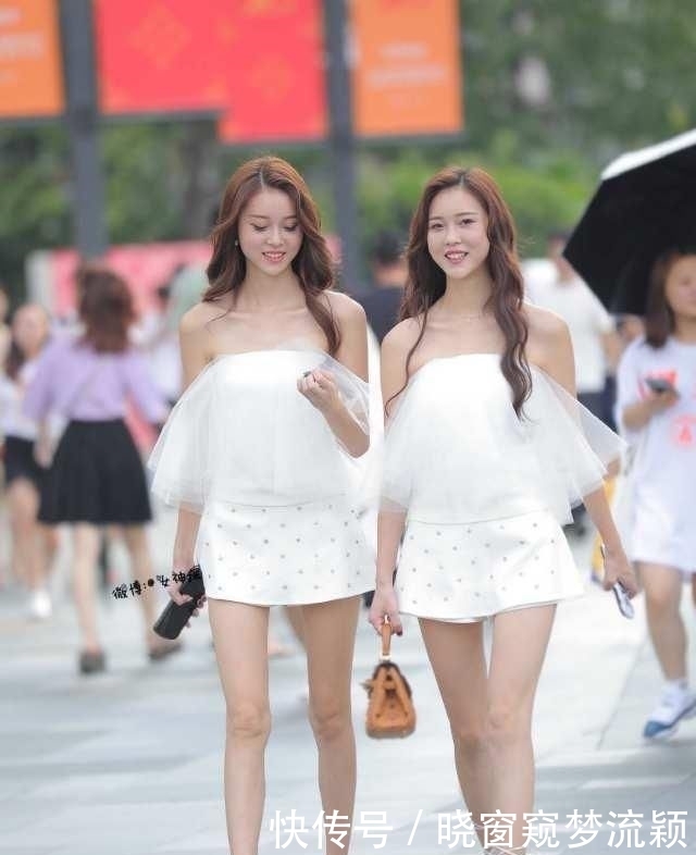  姑娘|街拍美女：因为图三姑娘的笑容，感觉世界又那么的美好温暖