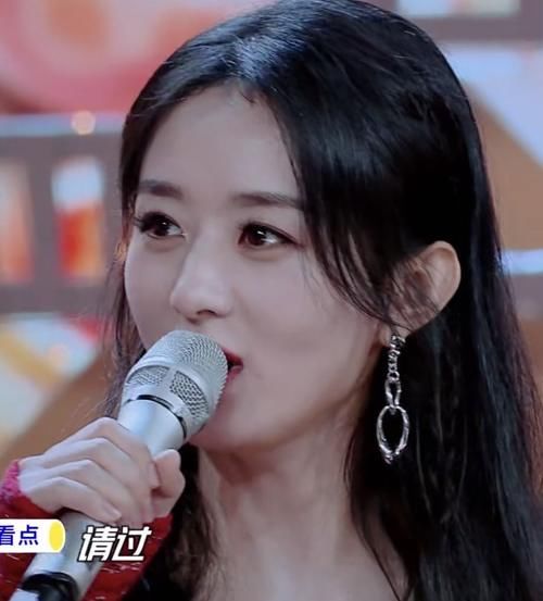  急坏|“允翡”同框：王一博太皮急坏赵丽颖，两人一起做煎饼，颖宝活泼