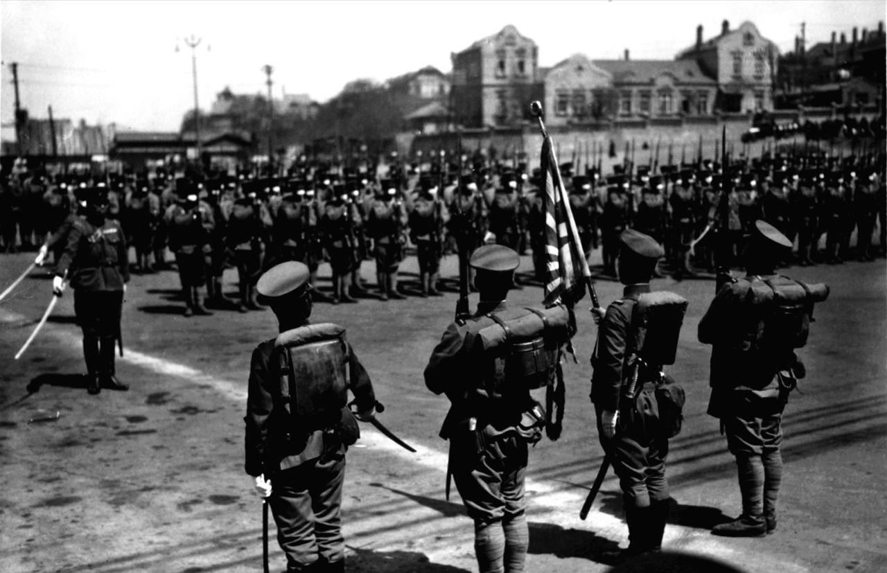 日本|日本军人军帽上的两块破布是干啥用的？你知道吗？