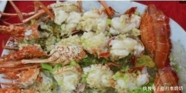 城里|美食如此简单:同学嫁到了农村,去参加婚礼,看到饭菜直接愣住,这也太“奢侈”了吧!