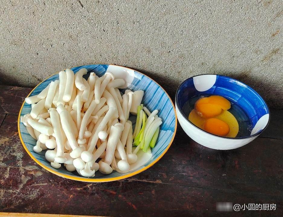  炒炒|秋季吃鱼吃肉不如吃虾，简单炒炒真鲜美，五分钟就出锅，孩子喜欢