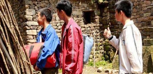  女子|20年前，男子拿了女子30块，如今要还一百万，男子：找她20年了