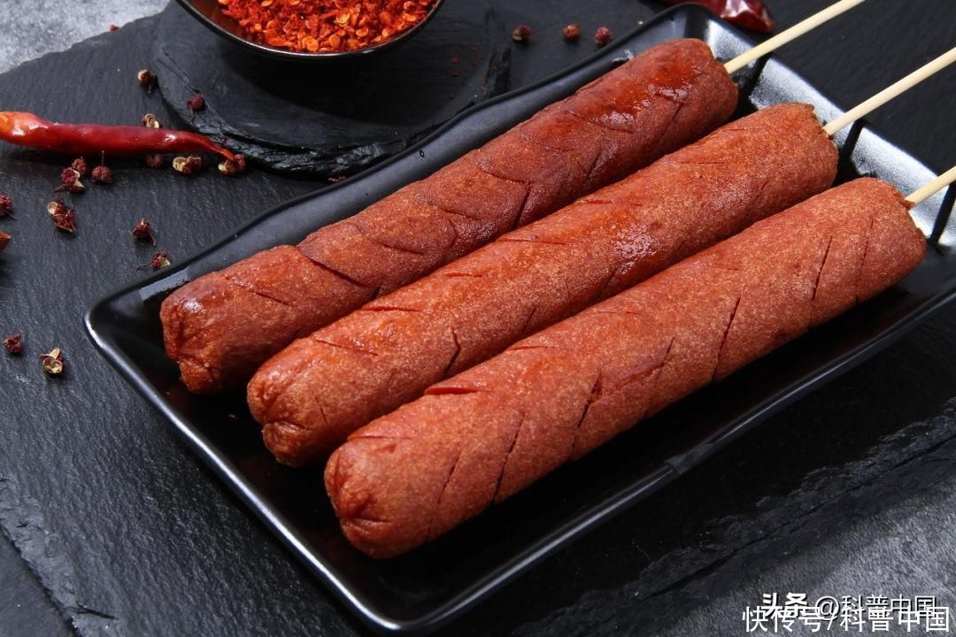 2块钱一根的淀粉肠里面有多少肉(街边2块钱一根的“淀粉肠”，里面到底有多少肉？)