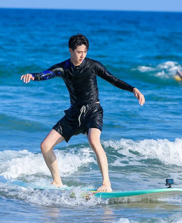  冲浪|又一综艺未播先火！吴宣仪、李汶翰加盟，仅路透就不输《夏日冲浪》