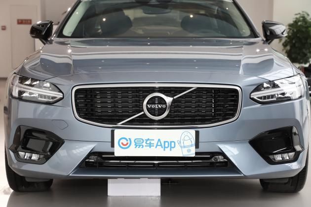  HS7|谁说年薪30万不能买？ 沃尔沃S90 vs 红旗HS7