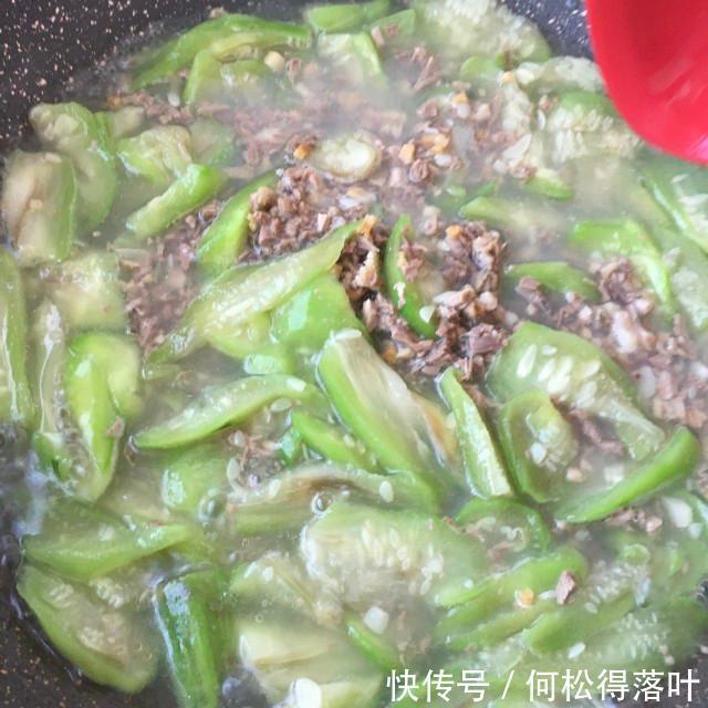 好喝|鲍鱼鸽肉丝瓜汤，营养丰富，鲜美好喝