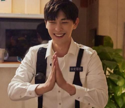  队友|玩不起？邓伦因胆小把队友关电梯外面，被质疑后联系节目组重新剪辑