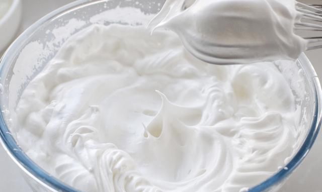  蛋糕|碰一下抖三抖的蛋糕，口感轻盈细腻，配方比例告诉你，一次就成功