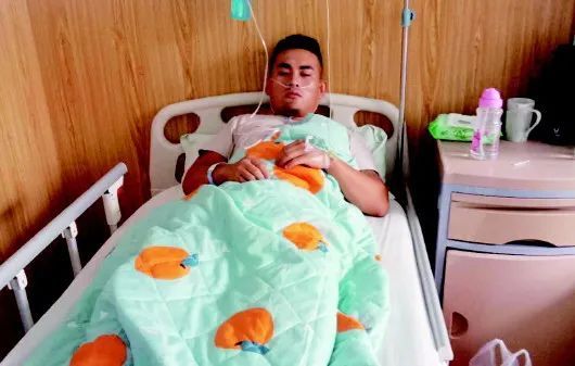  救人|因为一头猪，青岛一家三人掉进化粪池！过路小伙危急关头纵身一跃，中毒昏迷…