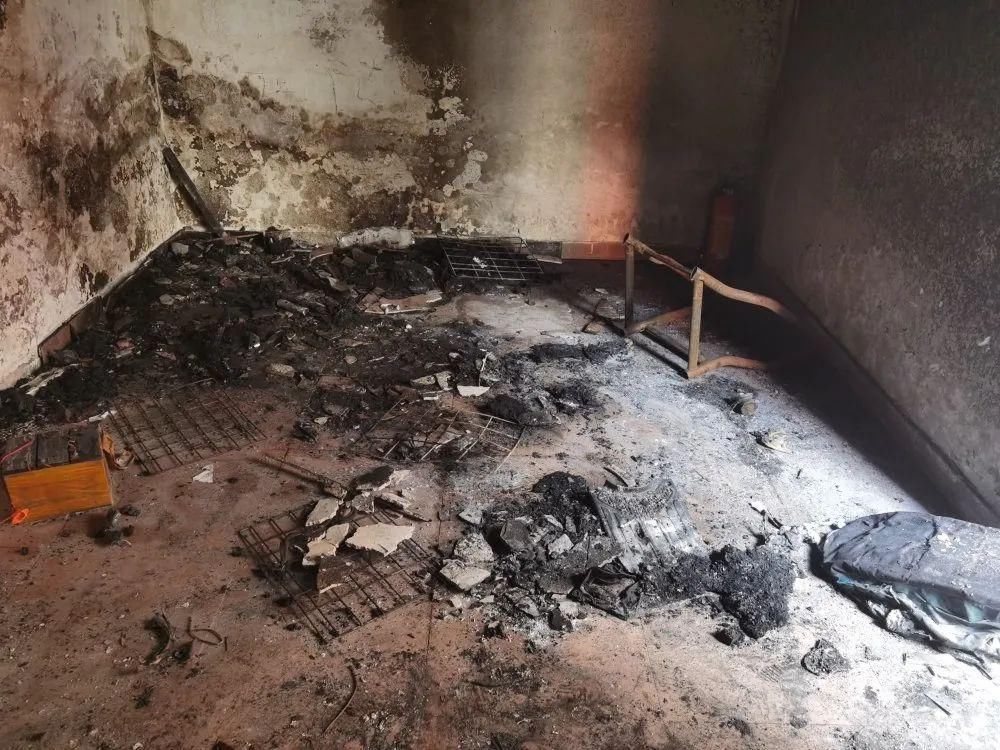  是因为|东莞一出租屋突发大火，11人被困！3人被拘留10日！又是因为这件事……