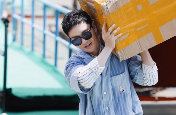  不了|大半集都在搬箱子，赵丽颖也救不了《中餐厅》第四季！