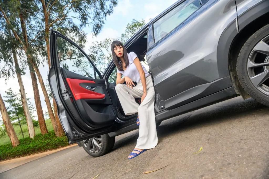 上头|爆款的实力 真的很上头 试驾长安UNI-T