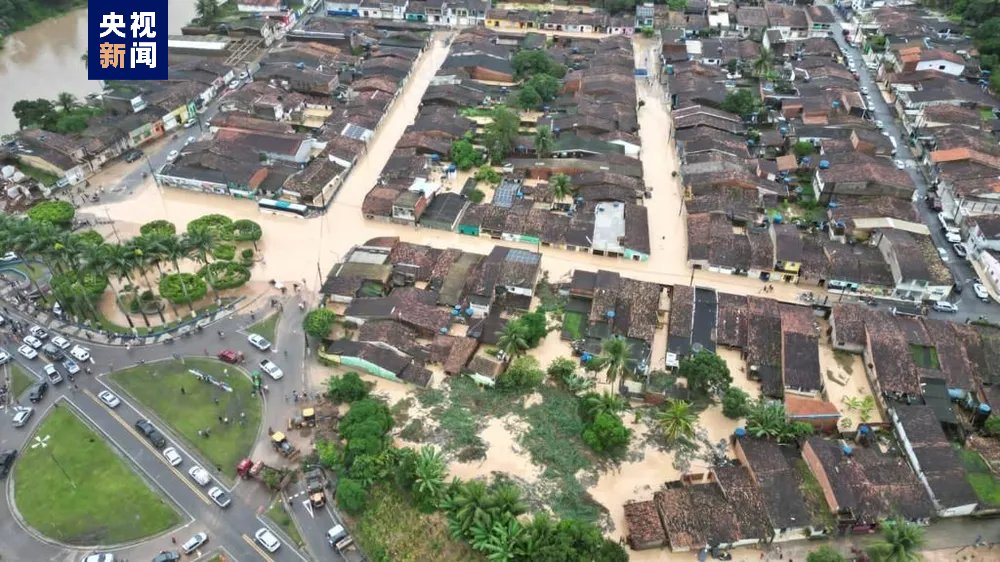 巴西阿拉戈斯州强降雨灾害致上万人无家可归 多地进入紧急状态