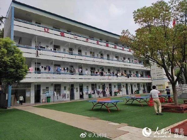 探访|探访武汉转移安置点：受灾群众拎包入住说像来做客