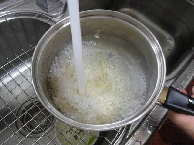 也不会|如何煎豆腐不碎、煮水饺不粘、做鱼味不腥呢?秘诀教您,太实用了