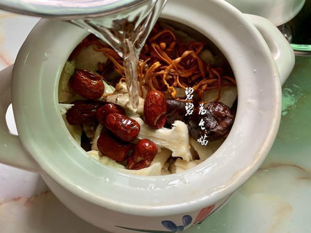 煲汤|夏天要多喝这道汤,滋阴补血,女人多喝气血好,再贵也要舍得买