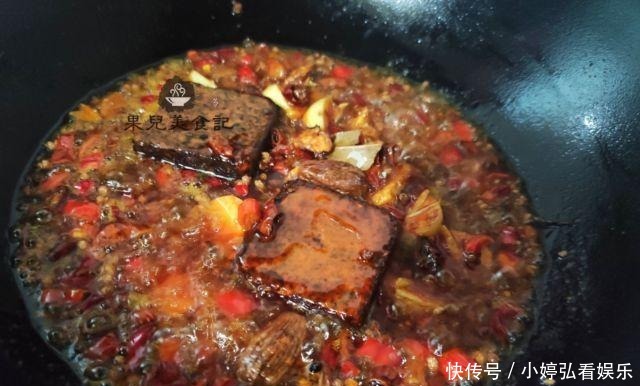 在家|火锅鱼别出去吃了,教你在家做,煮一锅吃两顿,麻辣鲜香又划算