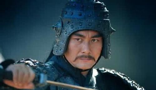 统帅|周瑜贵为全军统帅，为何会在两军阵前被射伤，原因并不复杂