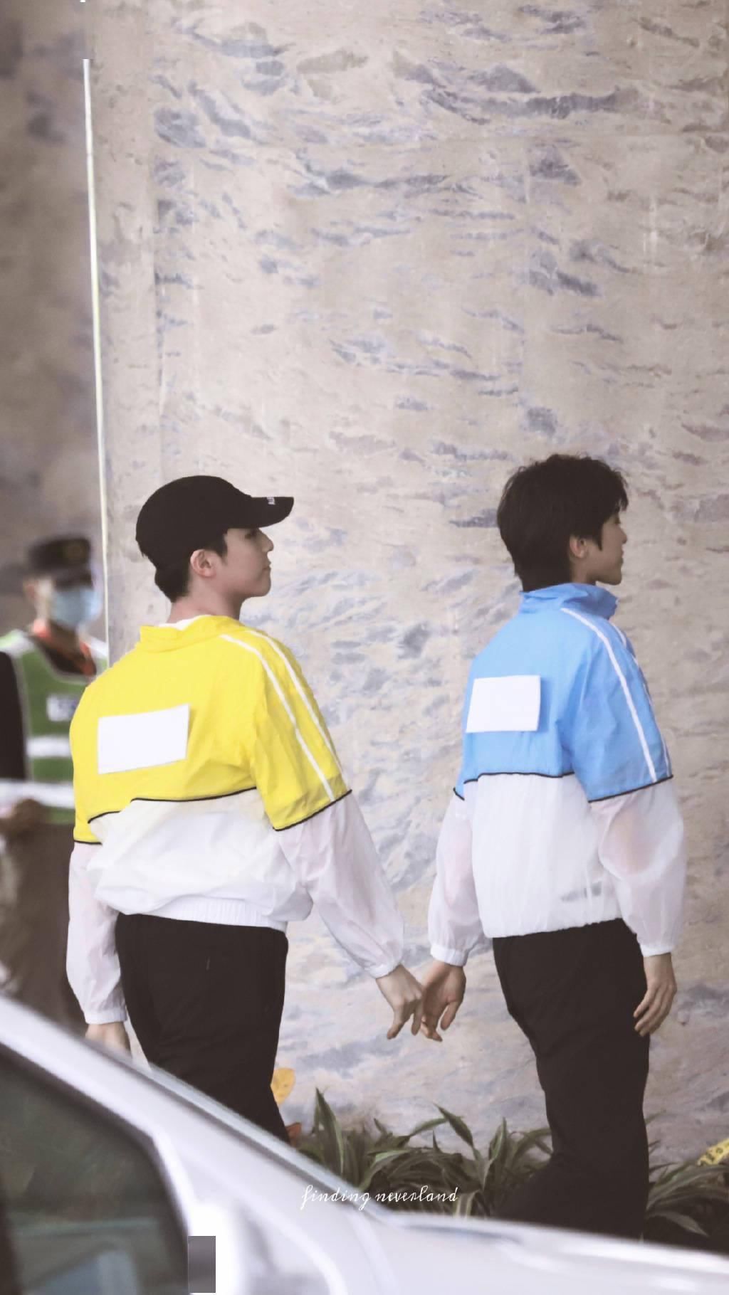  合体|帅哥成对，快乐翻倍！蔡徐坤、陈立农合体录制《奔跑吧》向粉丝打招呼