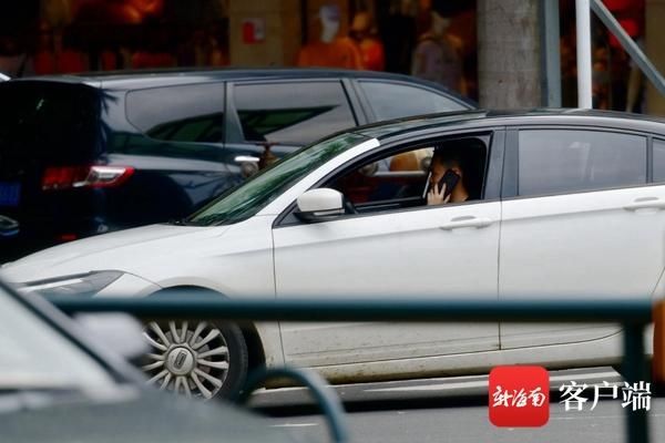 非机动车道|不文明交通行为曝光台 | 海口部分机动车行为扰人“忧”：“任性”停车、随意变道……