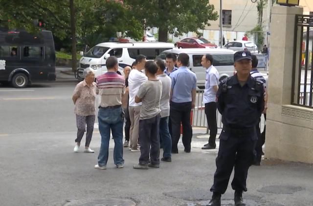 业主|回迁户240元，商品房320元，小区停车收费标准引不满