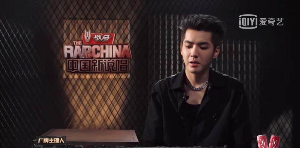  话筒|吴亦凡怒摔话筒罢录，郑均一句话表明立场，成全场最淡定的人！