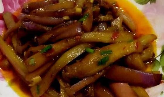  色泽|大厨来告诉你家常下饭菜炒茄子，色泽发亮，软滑入味