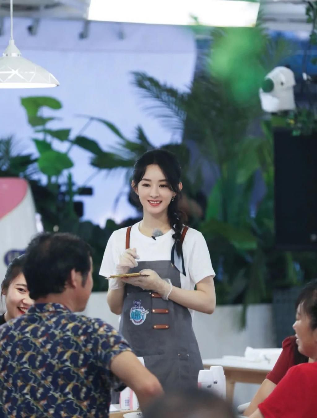 节目|赵丽颖遭恶意剪辑、鞠婧祎虐粉、刘亦菲现状、黄圣依、王珞丹秒删