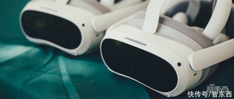 和德爷一起钻木取火，用VR体验东非探险之旅