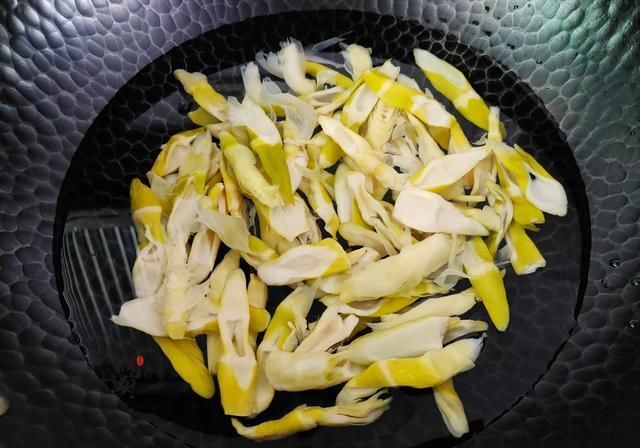  家人|7月，宁可不吃肉也要吃这菜，做一盘成本不到3元，家人爱吃