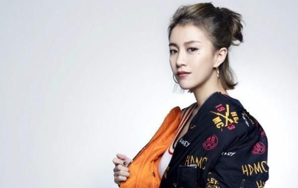 参加|参加《中国好声音》未夺冠的她,却嫁给了爱奇艺总裁,成人生赢家