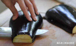 茄子|纯素炖菜食谱，茄子加上番茄这样做，营养丰富还好消化