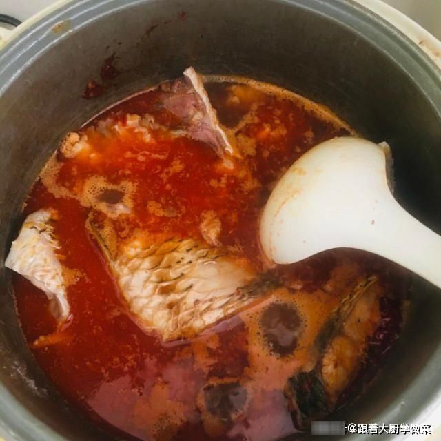 鲤鱼|鲤鱼炖豆腐,鲜香味美,好吃又补钙