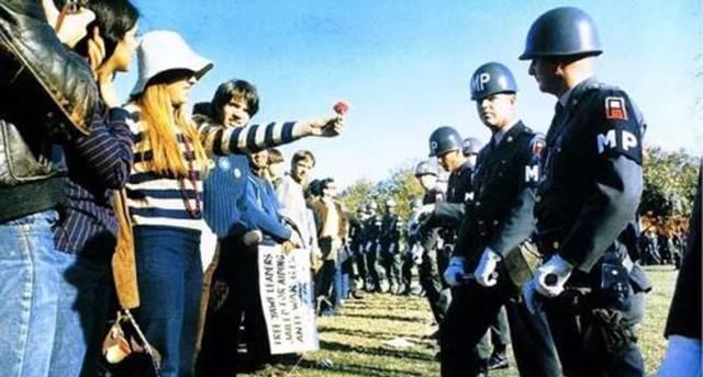  衰败|“嬉皮士文化”因何而兴起，又为何在短时期内衰败？