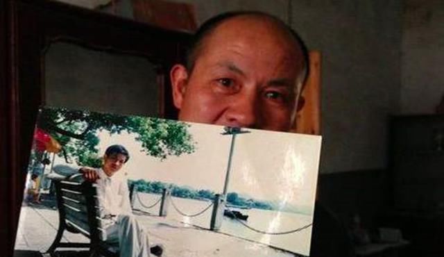  度过|他因一件衣服被判16年，无罪释放时，已经在狱中度过13年